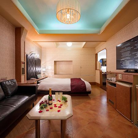 Hotel Mobilia (Adults Only) Tsurugashima Экстерьер фото