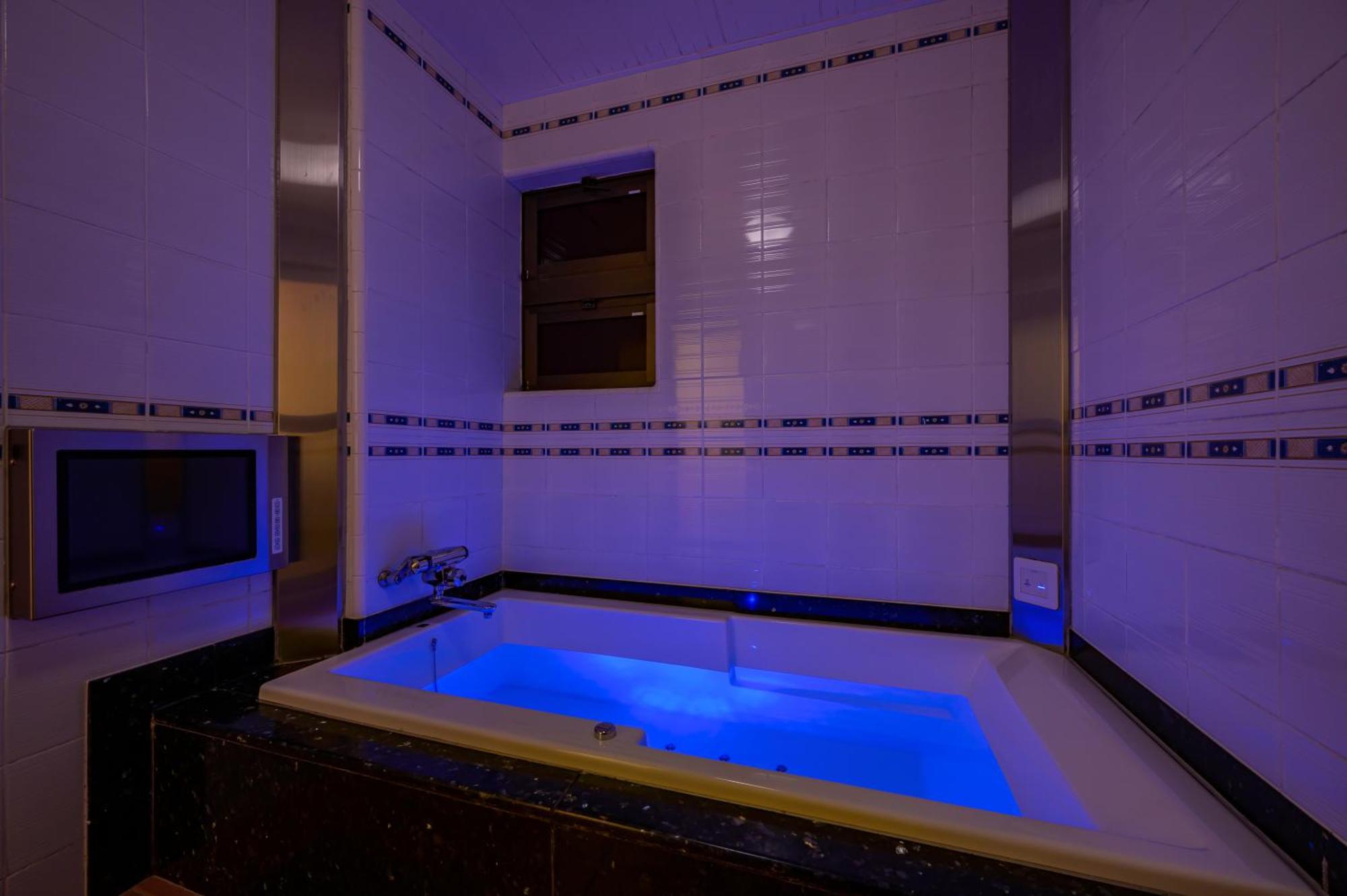 Hotel Mobilia (Adults Only) Tsurugashima Экстерьер фото