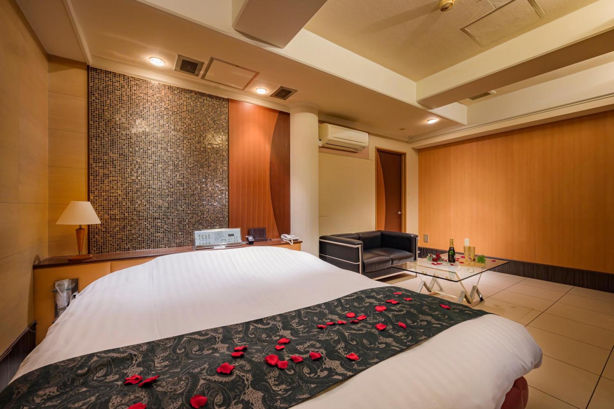 Hotel Mobilia (Adults Only) Tsurugashima Экстерьер фото