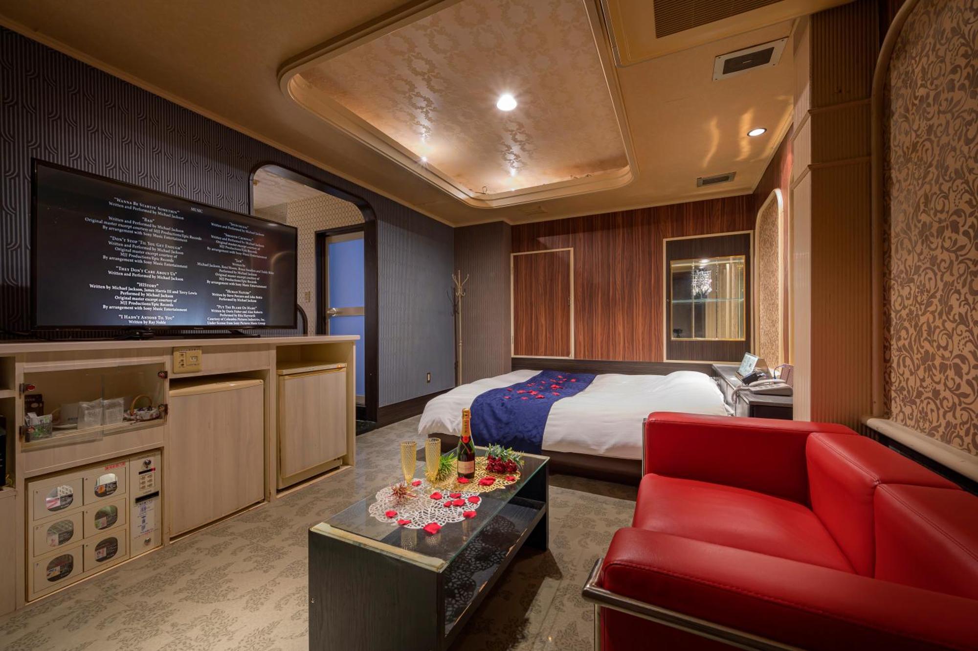 Hotel Mobilia (Adults Only) Tsurugashima Экстерьер фото