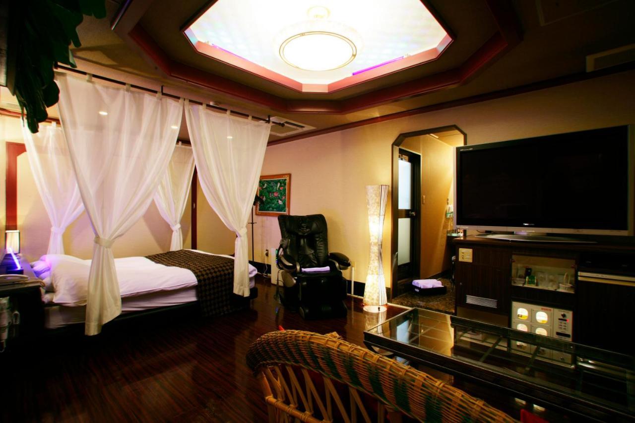 Hotel Mobilia (Adults Only) Tsurugashima Экстерьер фото