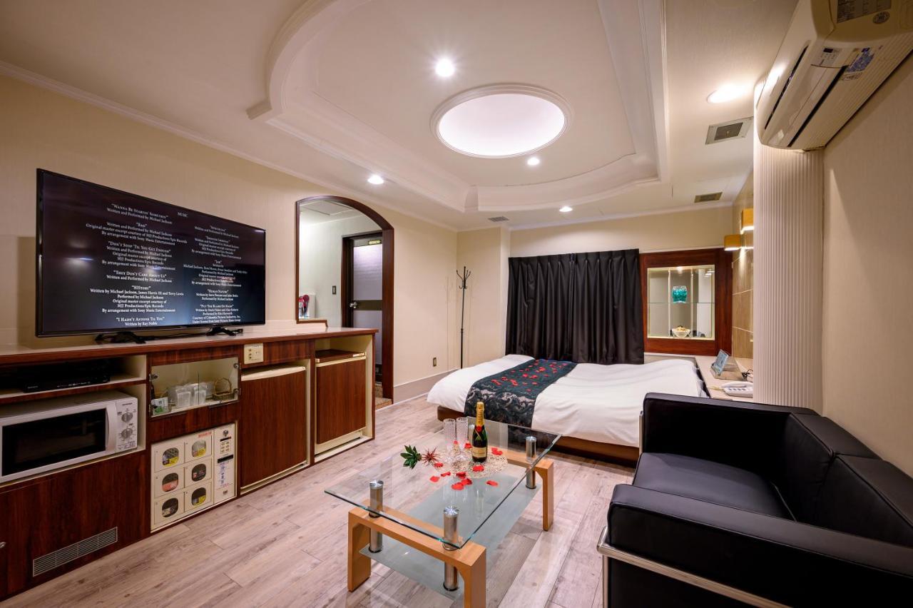 Hotel Mobilia (Adults Only) Tsurugashima Экстерьер фото