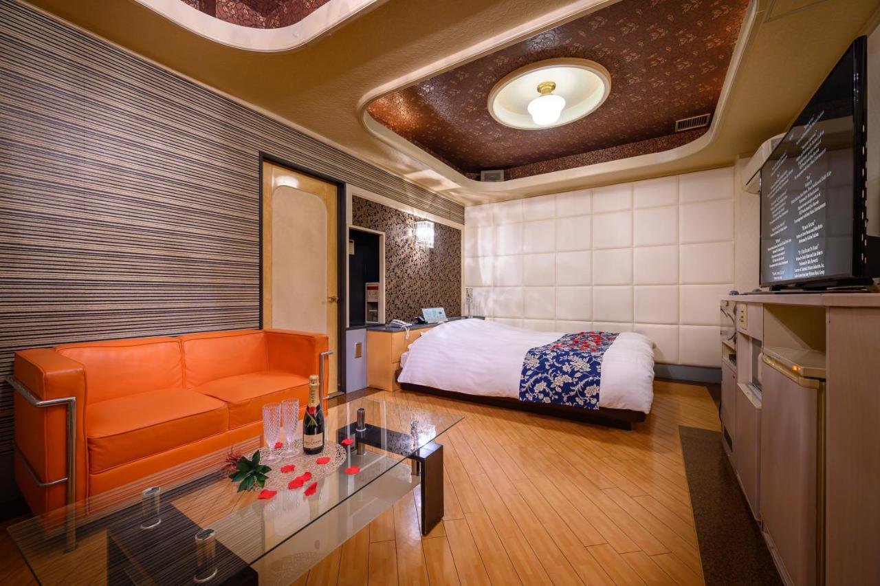 Hotel Mobilia (Adults Only) Tsurugashima Экстерьер фото